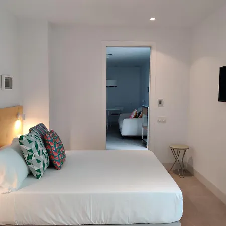 Y Estudios Centricos Conil 4*