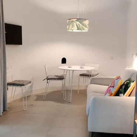 Y Estudios Centricos Conil Aparthotel 4*