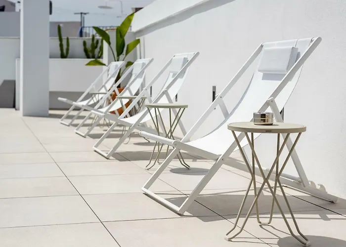 Y Estudios Céntricos Conil Apartahotel Conil De La Frontera