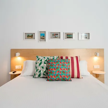 Hotel apartamentowy Y Estudios Centricos Conil Conil De La Frontera