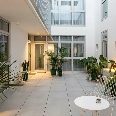 Y Estudios Centricos Conil Hotel apartamentowy 3*