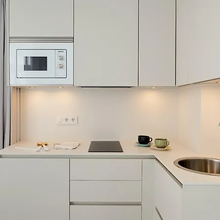 Y Estudios Centricos Conil 4*